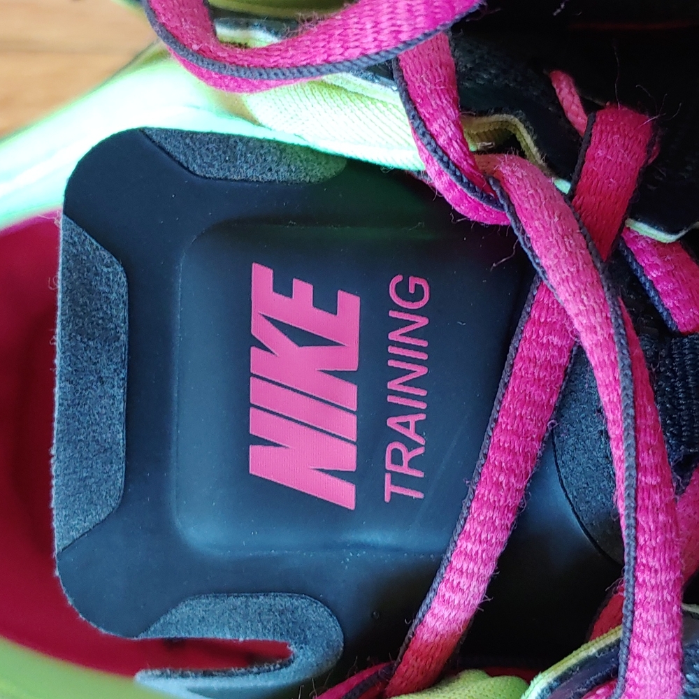 NIKE training shoes, size 9.5 black, pink, green - Picture 10 of 14